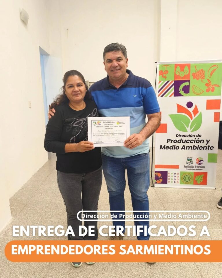 El conocimiento como motor de trabajo y sueños: Sarmiento entrega certificados a emprendedores
